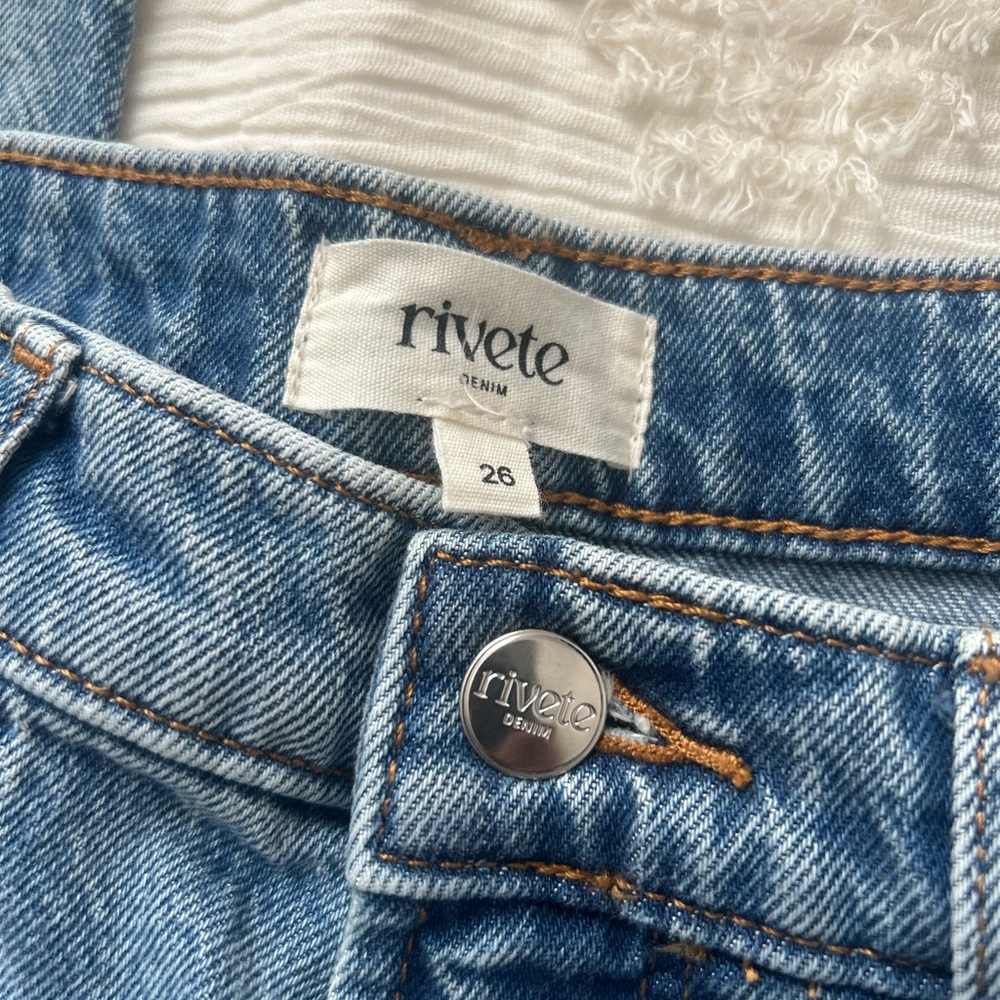 Loft Rivete Women’s Jeans - Picture 4 of 5